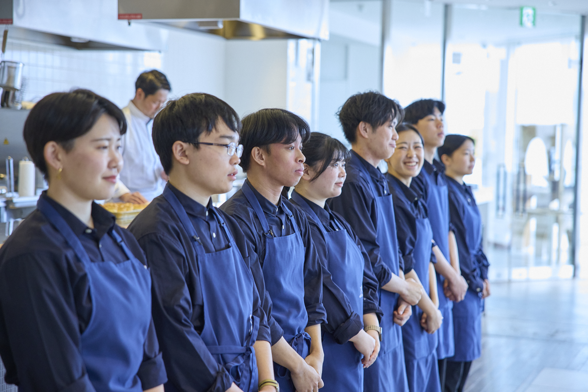 ポップアップレストラン開店！ ちょっと緊張した面持ちのプログラム参加者たち 