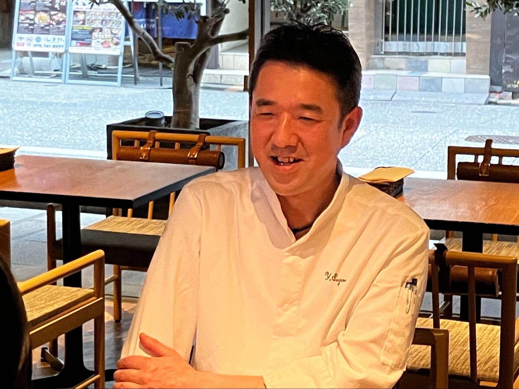 現場で認証水産物の導入をリードしている料理長の菅原さん